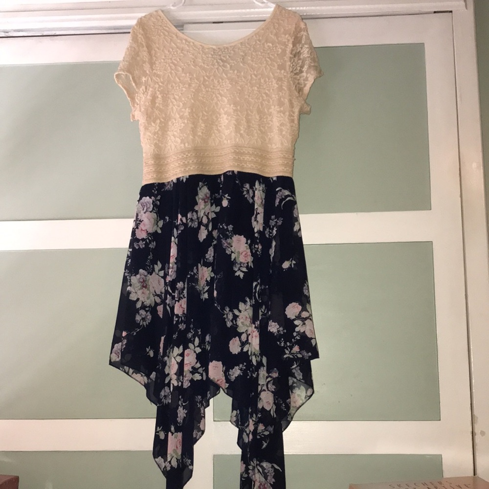 Woman’s Rue+ Dress Beige Lace Top Navy Blue w/Flowers